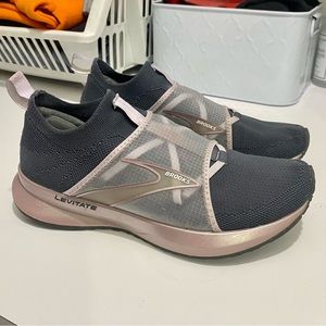 Brooks Running Levitate 4 Slip-on Sneaker EUC
